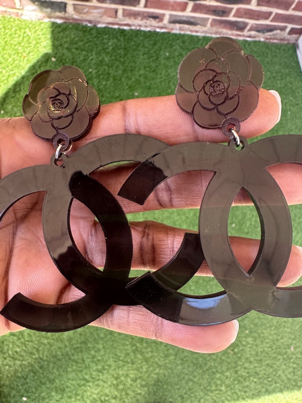Streetwear CC Fashion Smoke Dangle Earrings - Picture 13 of 14